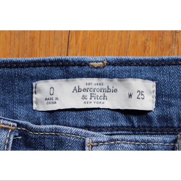 Abercrombie & Fitch denim mid-rise shorts size 0 - Picture 3 of 4